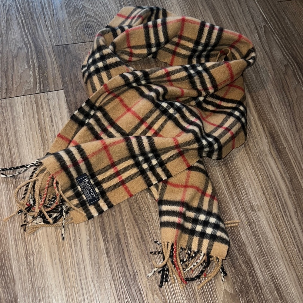 vintage burberry scarf blue label